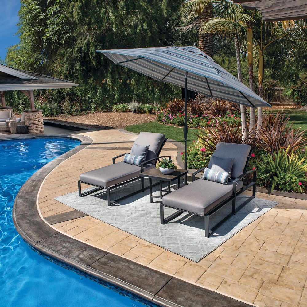 11 Foot Single Vent Crank Lift Round Market Umbrella by Treasure